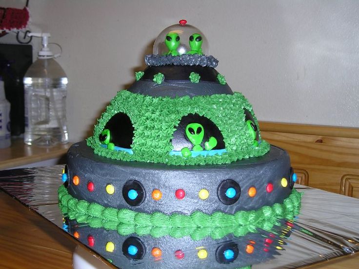 Alien Birthday Cake