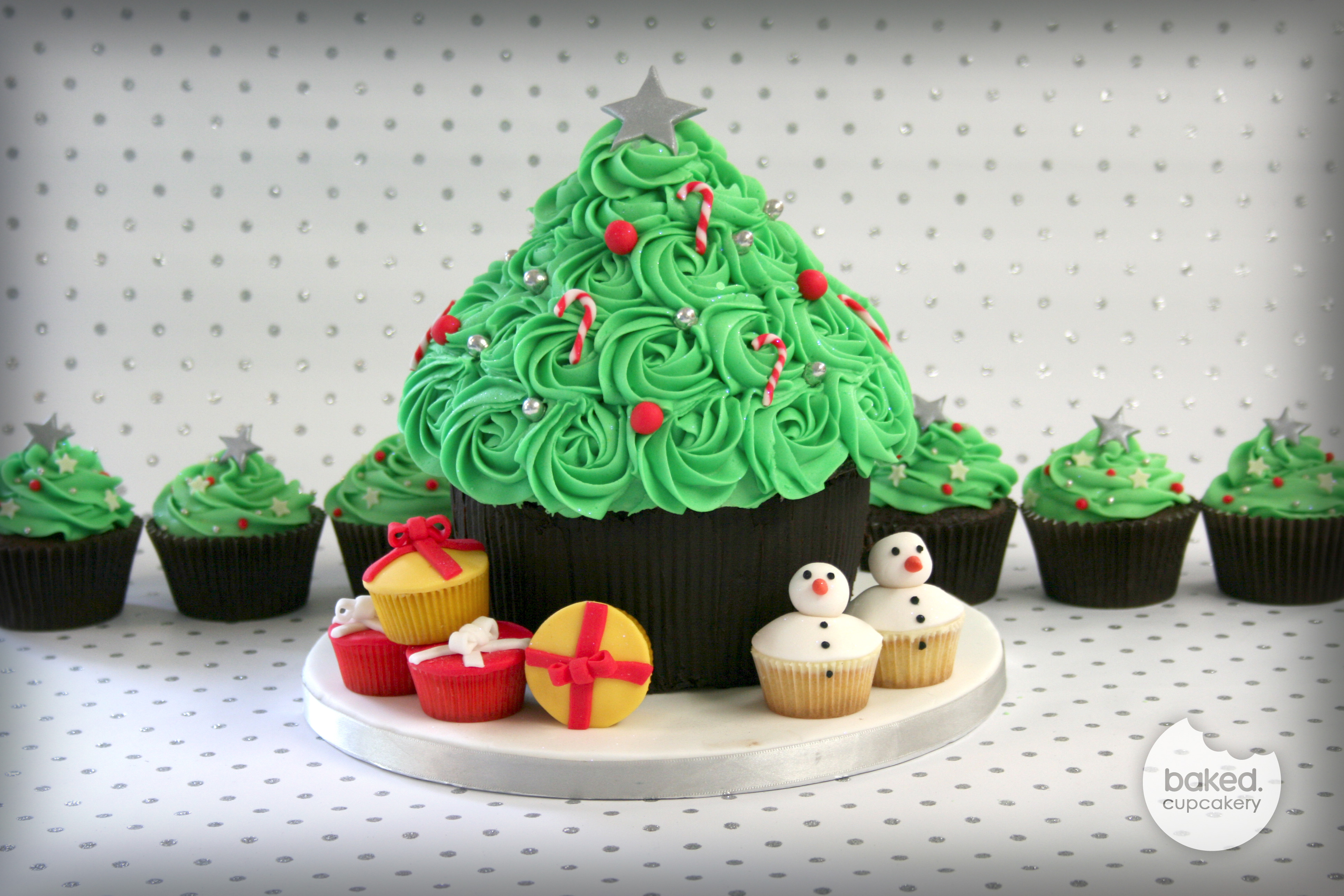 Christmas Tree Giant Cupcake Cake