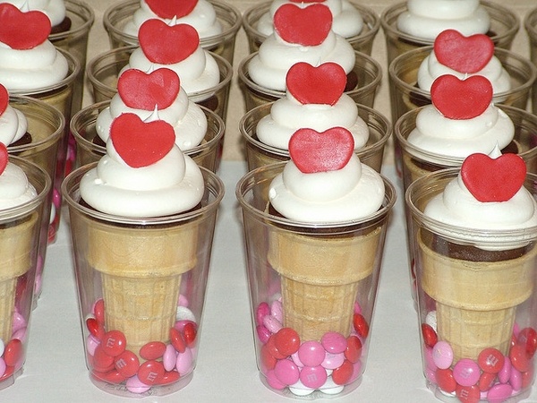 7 Photos of Valentine's Ice Cream Cone Cupcakes