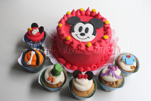 Mickey Mouse Cupcake Cake