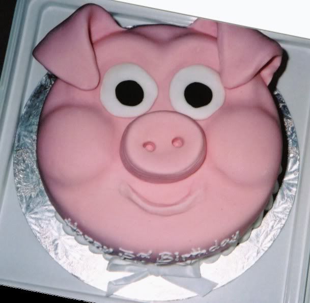 Pig Birthday Cake