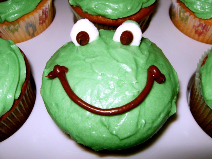 The Princess and Frog Birthday Cake Cupcakes