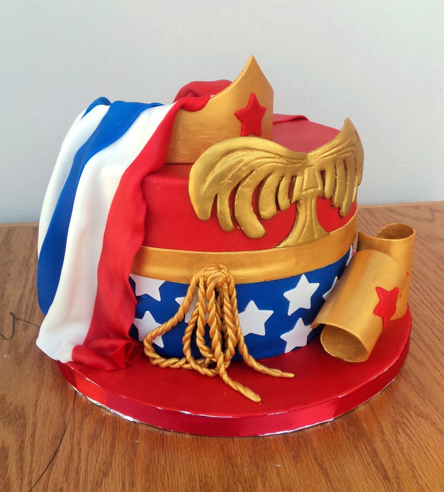 Wonder Woman Happy Birthday Cake