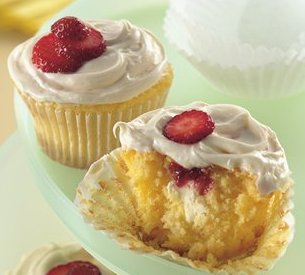 8 Photos of Strawberry Sour Cream Cupcakes