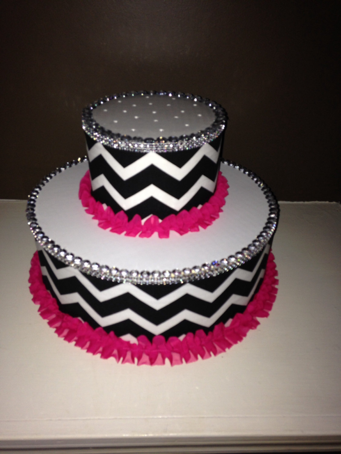 6 Photos of Chevron Print Present Birthday Cakes