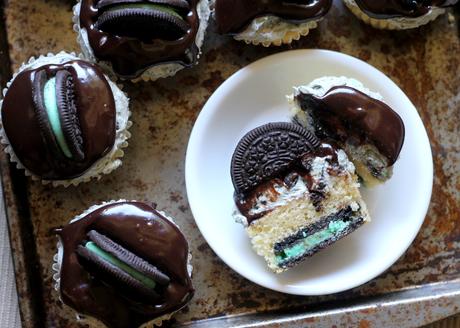 Cookies and Cream Cupcakes with Chocolate