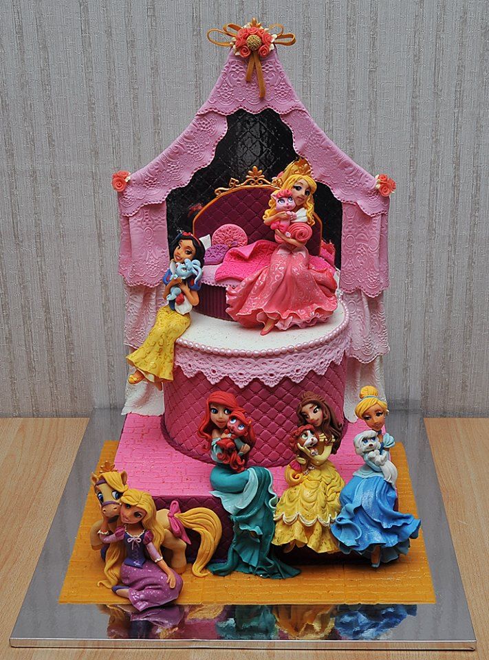 8 Photos of Unique Big Princess Cakes