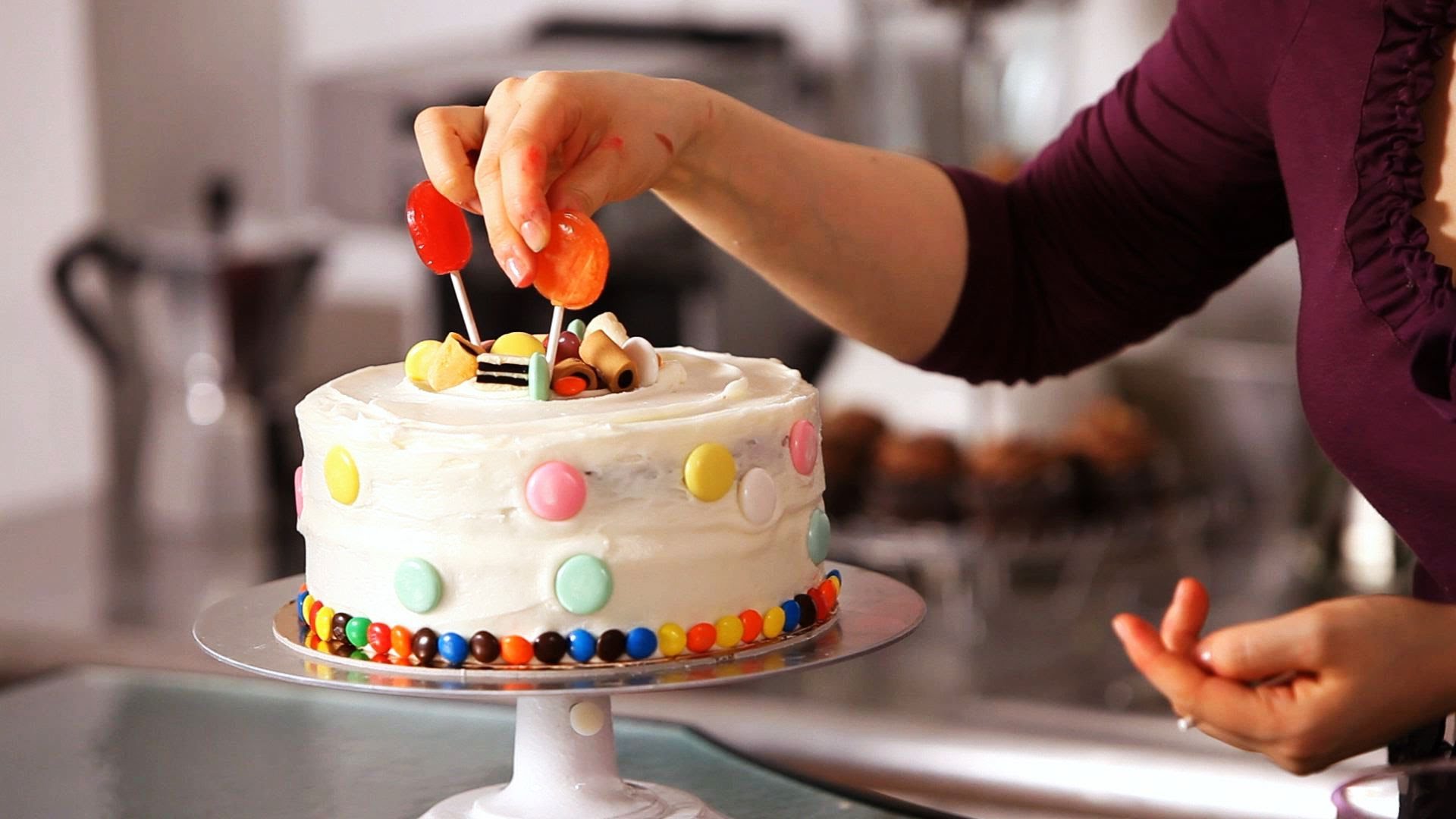 How to Decorate a Cake with Candy