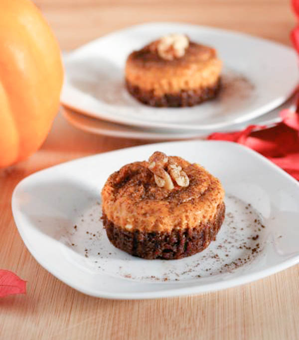 Mini Pumpkin Cheesecakes with Gingersnap Crusts