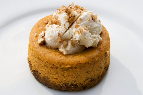 Pumpkin Cheesecake with Gingerbread Crust