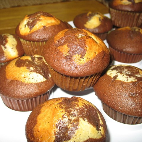 Self Filled Cupcakes with Cake Mix