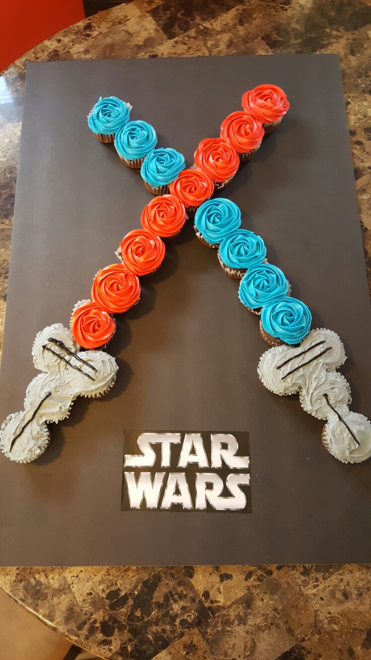 Star Wars Lightsabers Cupcake Cake