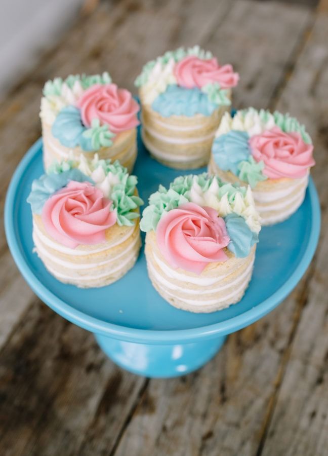 Wedding Cake Buttercream Flower Cupcakes