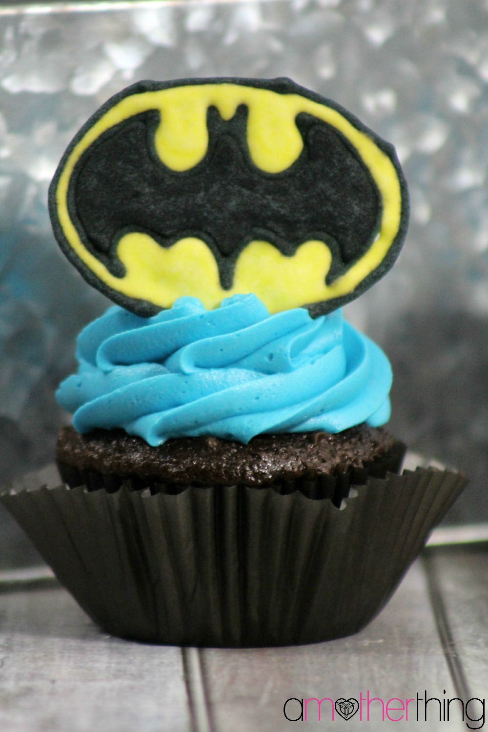 Batman Superhero Cupcakes Idea