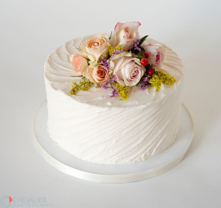 Buttercream Wedding Cake Ideas with Flowers