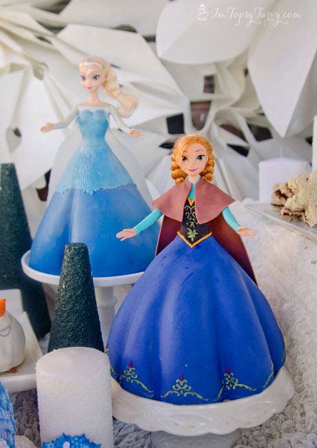 Cakes Princess Anna and Elsa