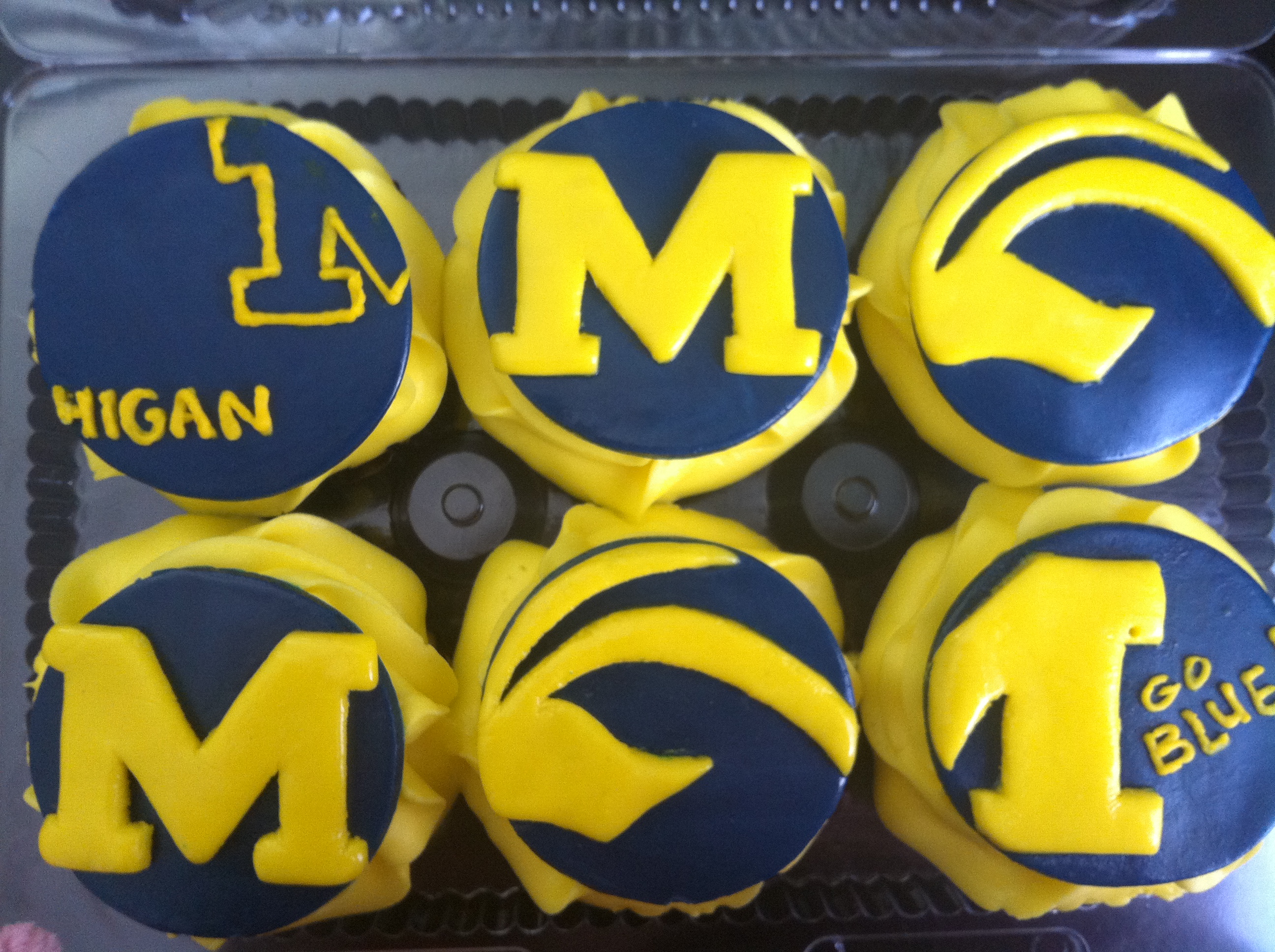 Michigan Wolverine Cupcakes