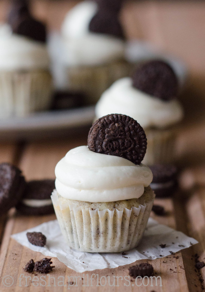 Mini Cookies and Cream Cupcakes