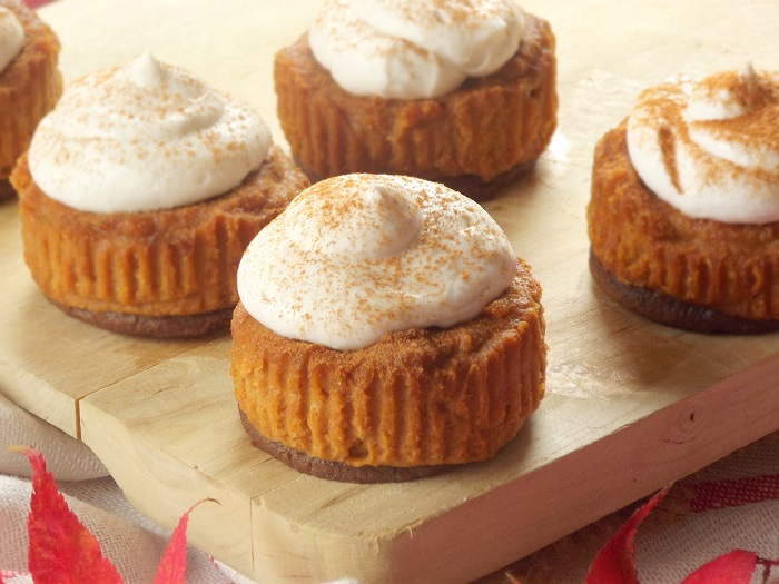 Mini Pumpkin Cheesecakes with Gingersnap