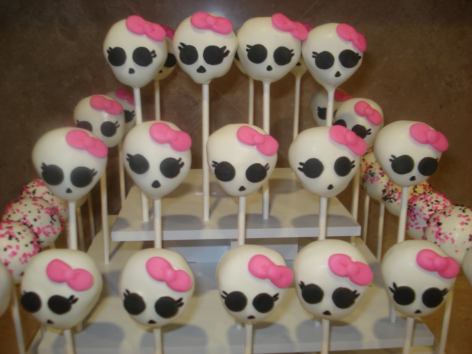 10 Photos of Doll Monster High Cakes Pops