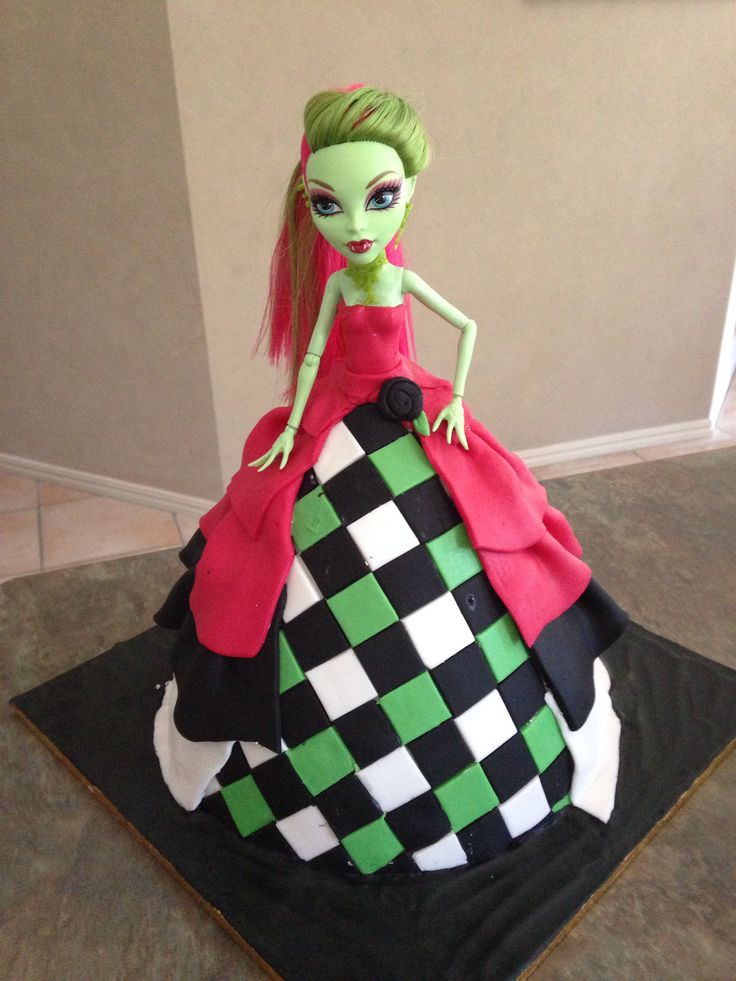 Monster High Venus McFlytrap Cake