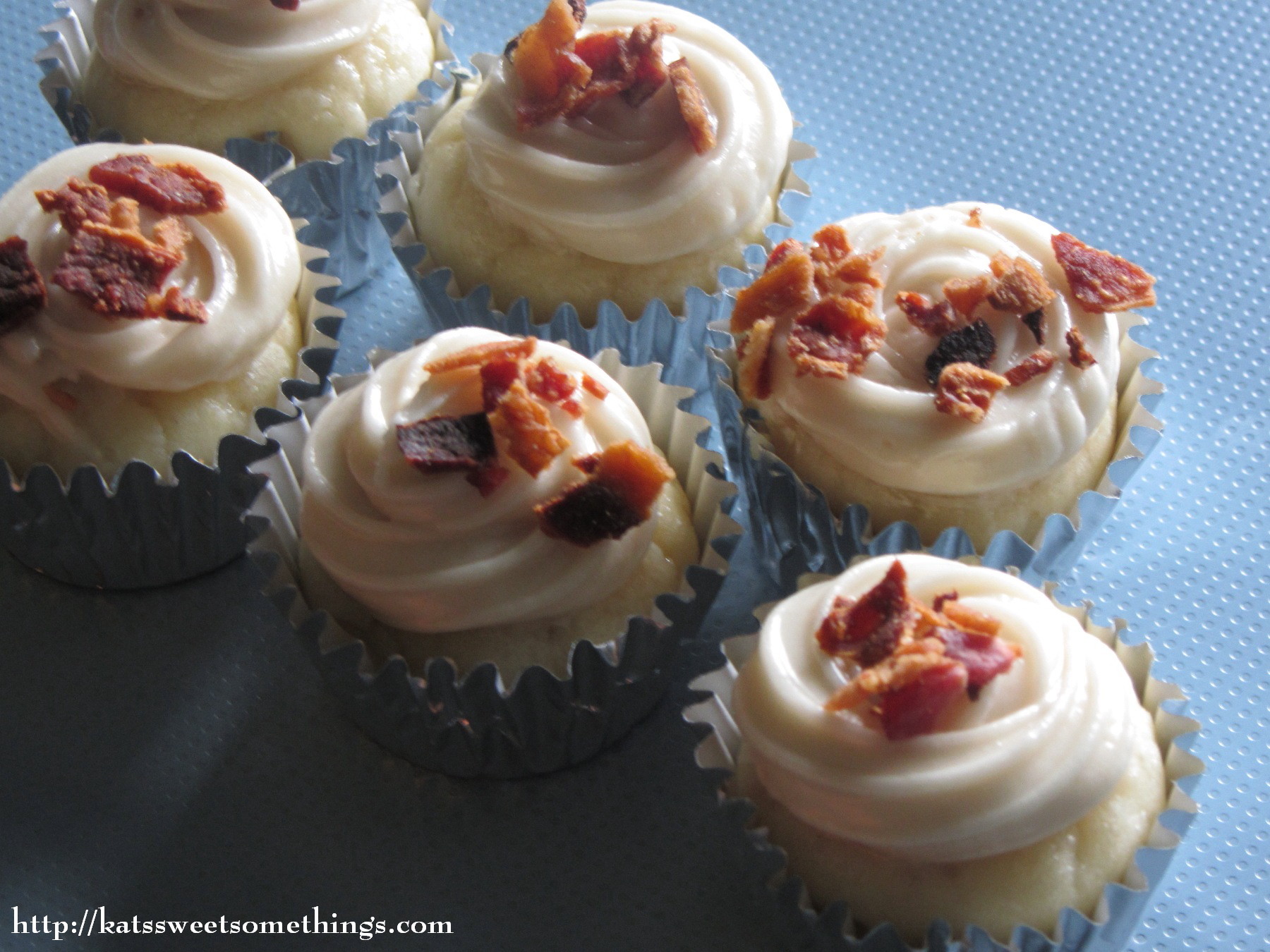 Pancake and Bacon Cupcakes with Maple Frosting