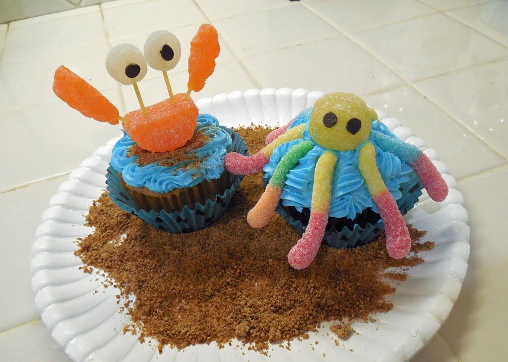 Simple Beach Cupcake Idea