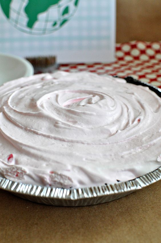 3-Ingredient Frozen Peppermint Pie