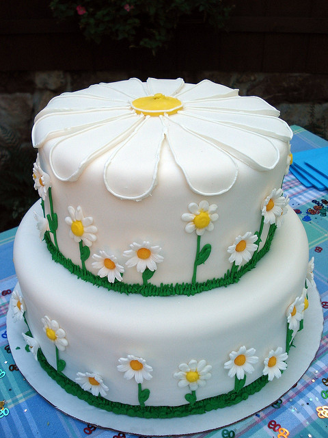 9 Photos of Daisy Fondant Birthday Cakes