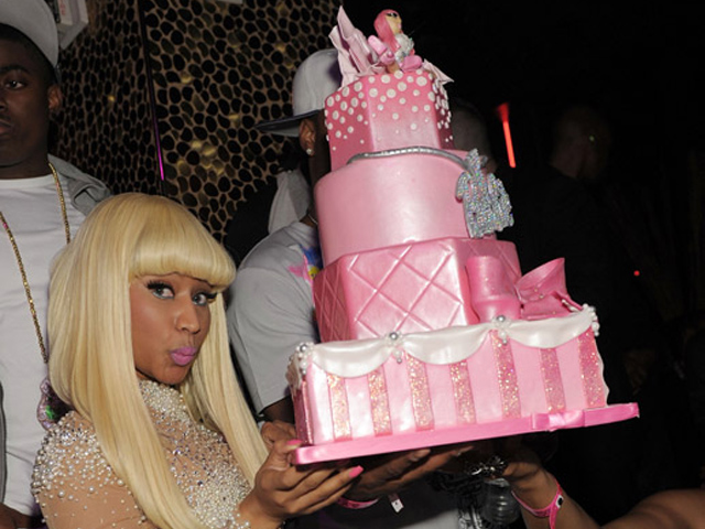 9 Photos of Male Celebrity Birthday Cakes