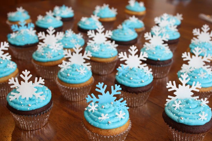 Disney Frozen Cupcakes - FROZEN