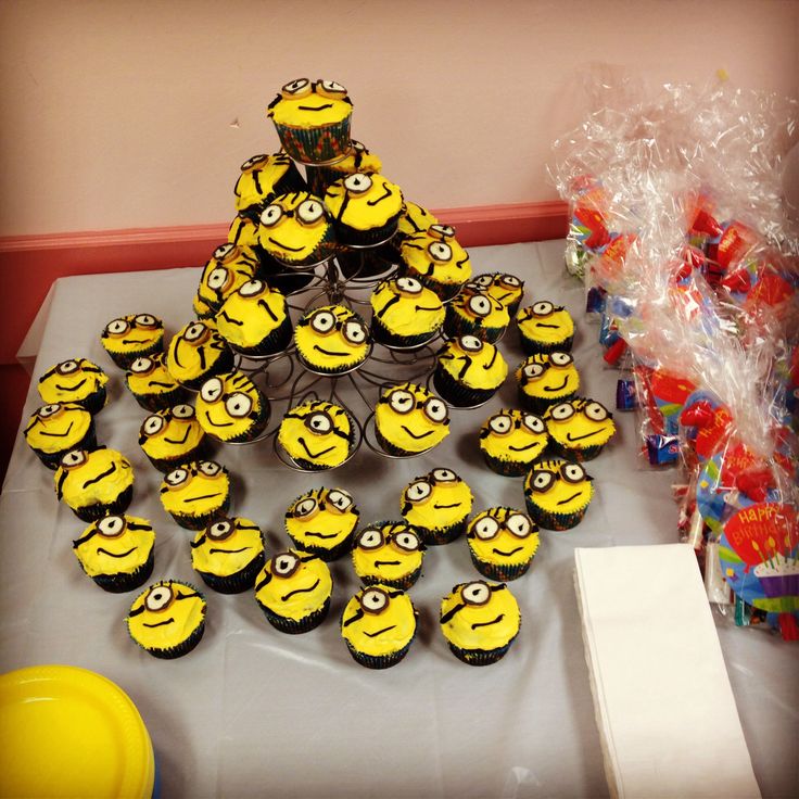 DIY Minion Cupcakes