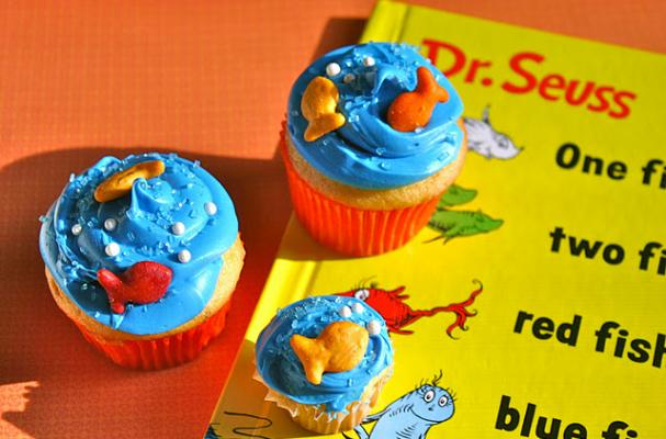 Dr. Seuss One Fish Cupcakes