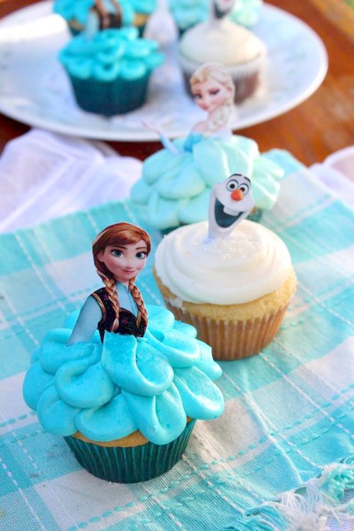 Elsa Frozen Birthday Cupcakes