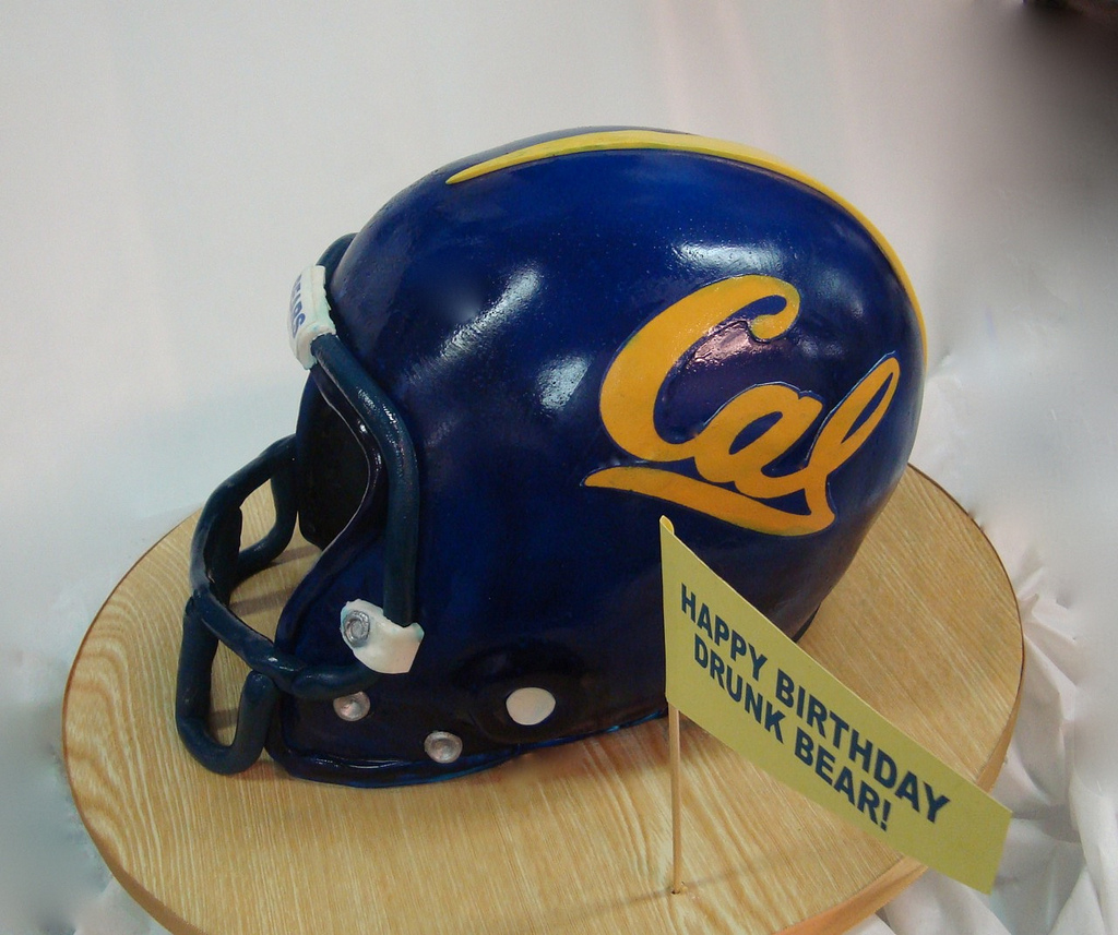 11 Photos of Cakes Made In The Shape Of A Football Helmet