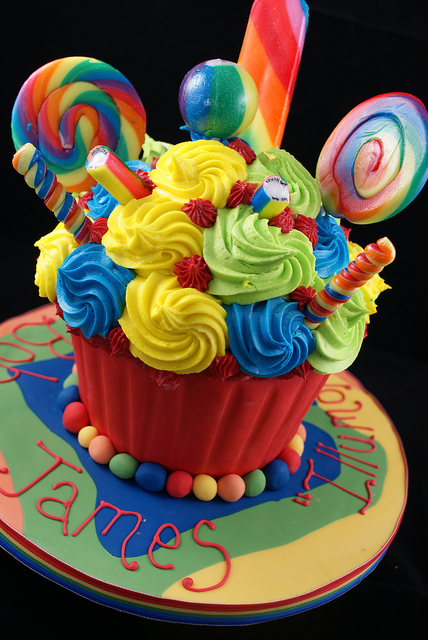 Giant Cupcake Birthday Cake Ideas