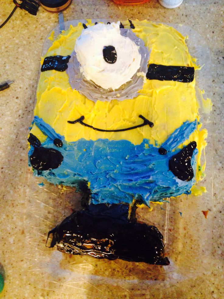 Homemade Minion Cake Ideas