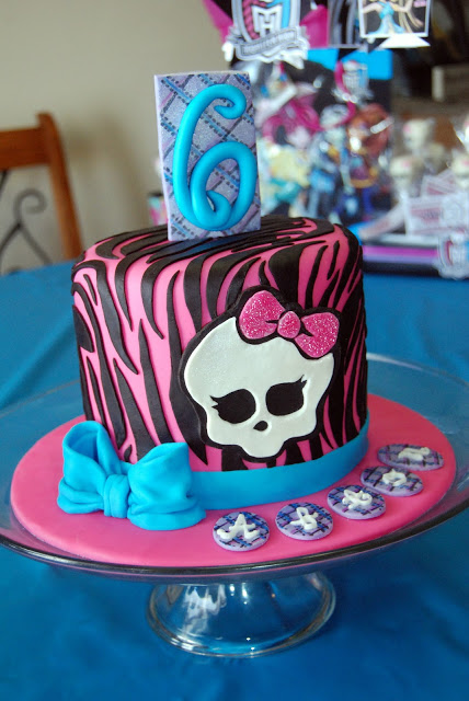 Monster High Zebra Cake