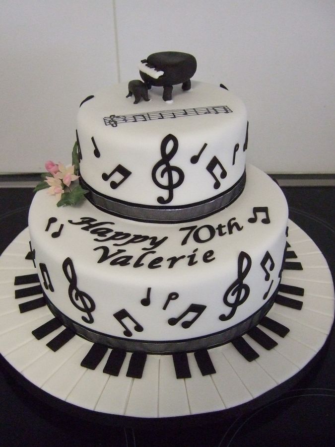 Music Note Birthday Cake