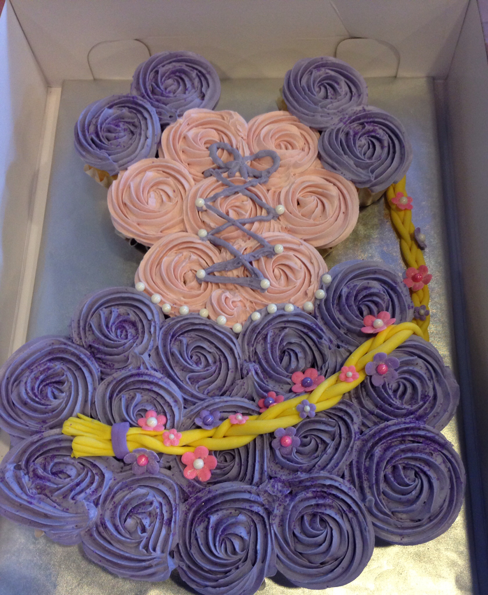 11 Photos of Rapunzel Birthday Cakes And Cupcakes