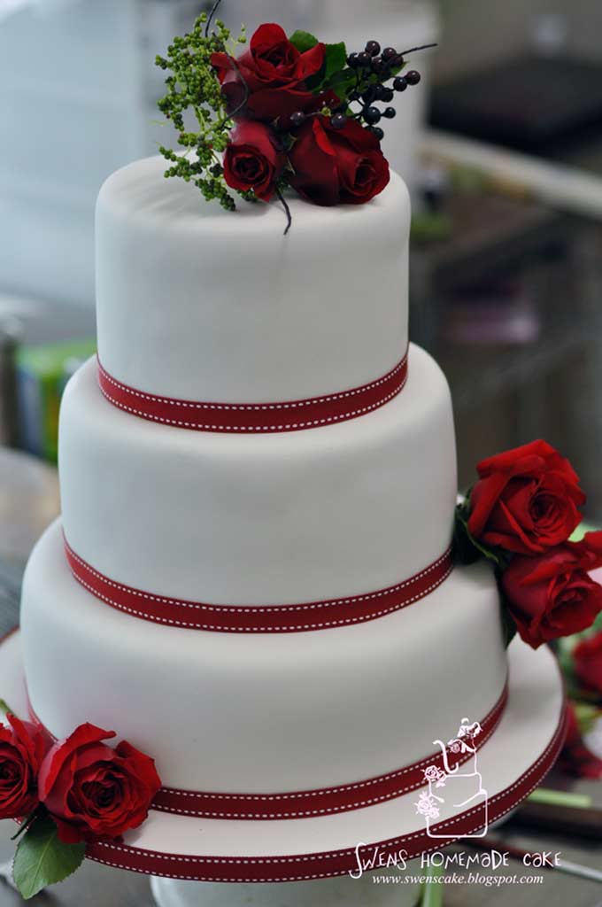 Red and White Wedding Cake