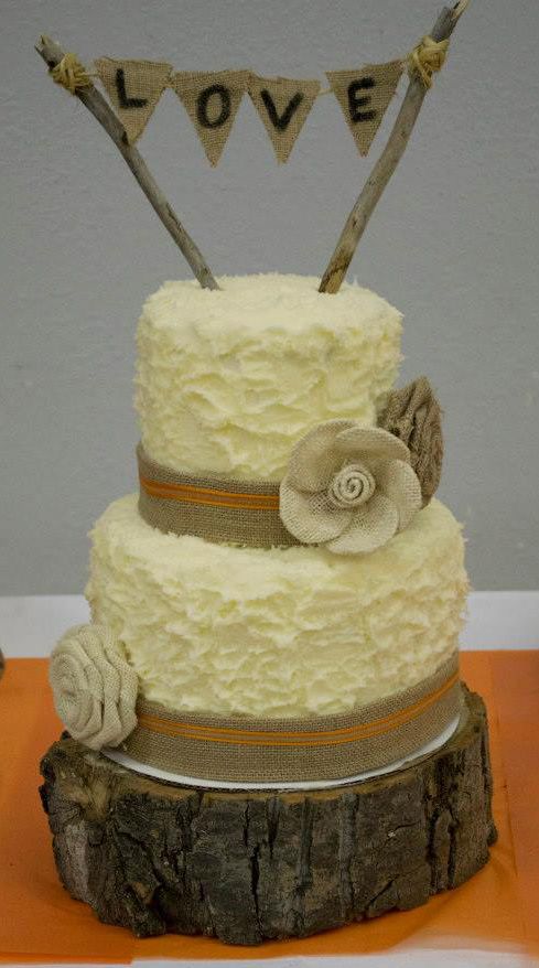 Rustic Wedding Cake with Buttercream Icing