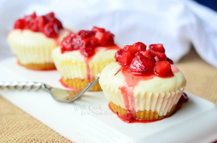 Skinny Mini Strawberry Cheesecakes