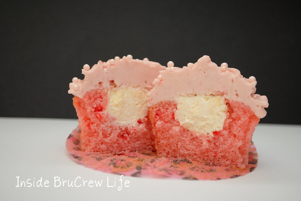 5 Photos of Strawberry Cupcakes With Cheesecake Filling