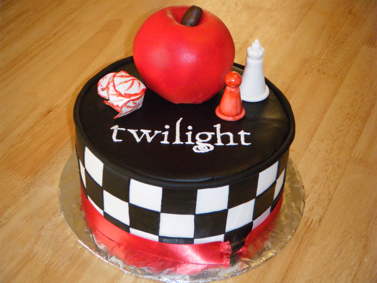 Twilight Birthday Cake