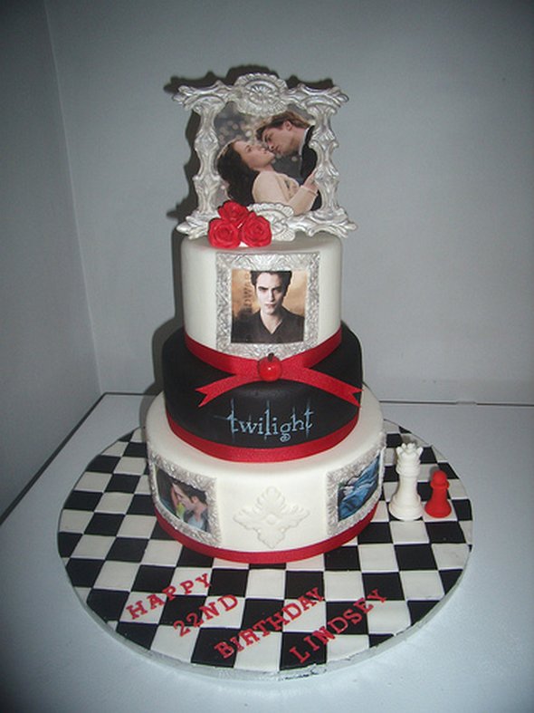 Twilight Birthday Cake