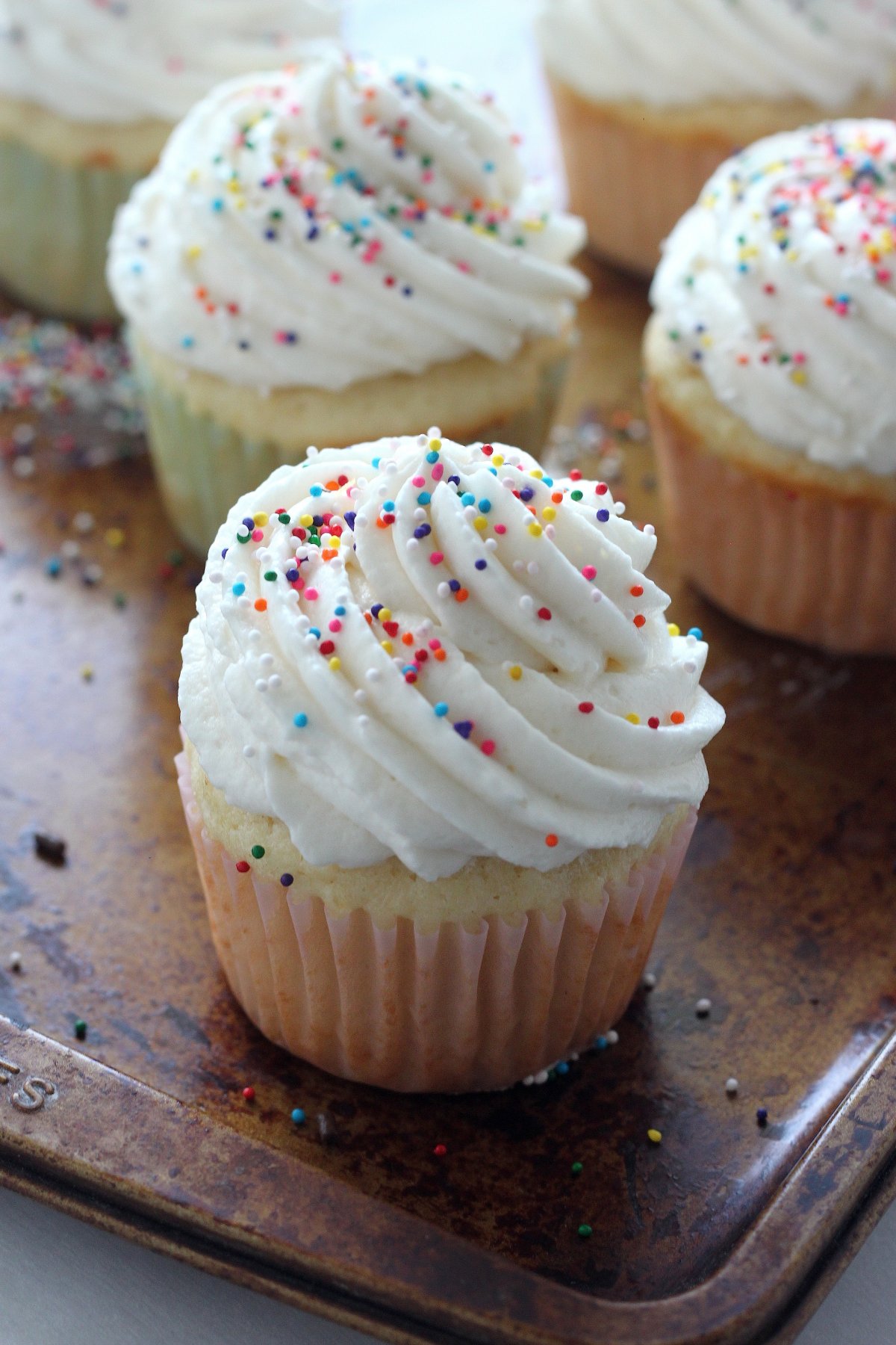 Vanilla Cupcakes with Buttercream Frosting