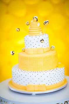 Bee Birthday Party Cake