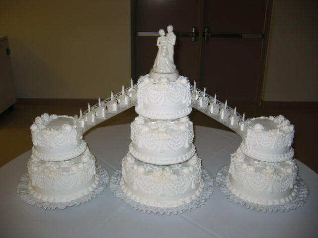 Bridge Wedding Cakes with Fountains