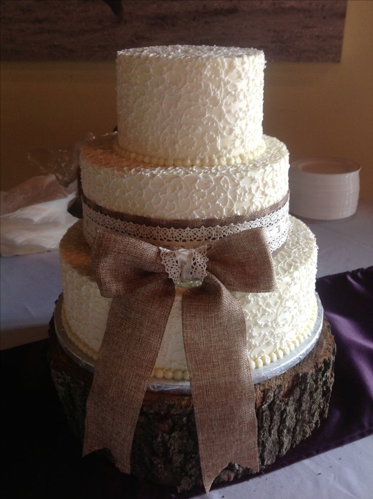 Burlap and Lace Wedding Cake Ideas